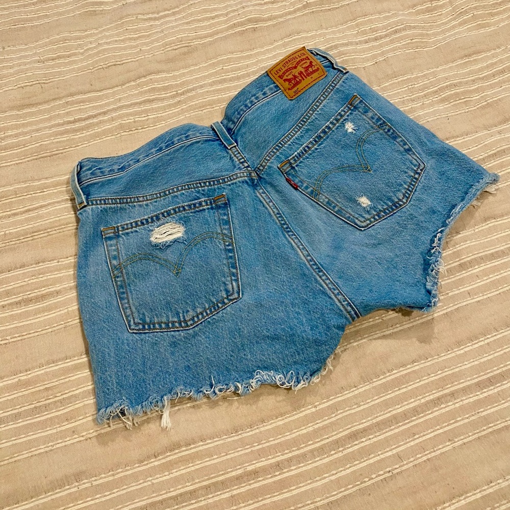 Levi 501 Cutoffs 🩵☀️